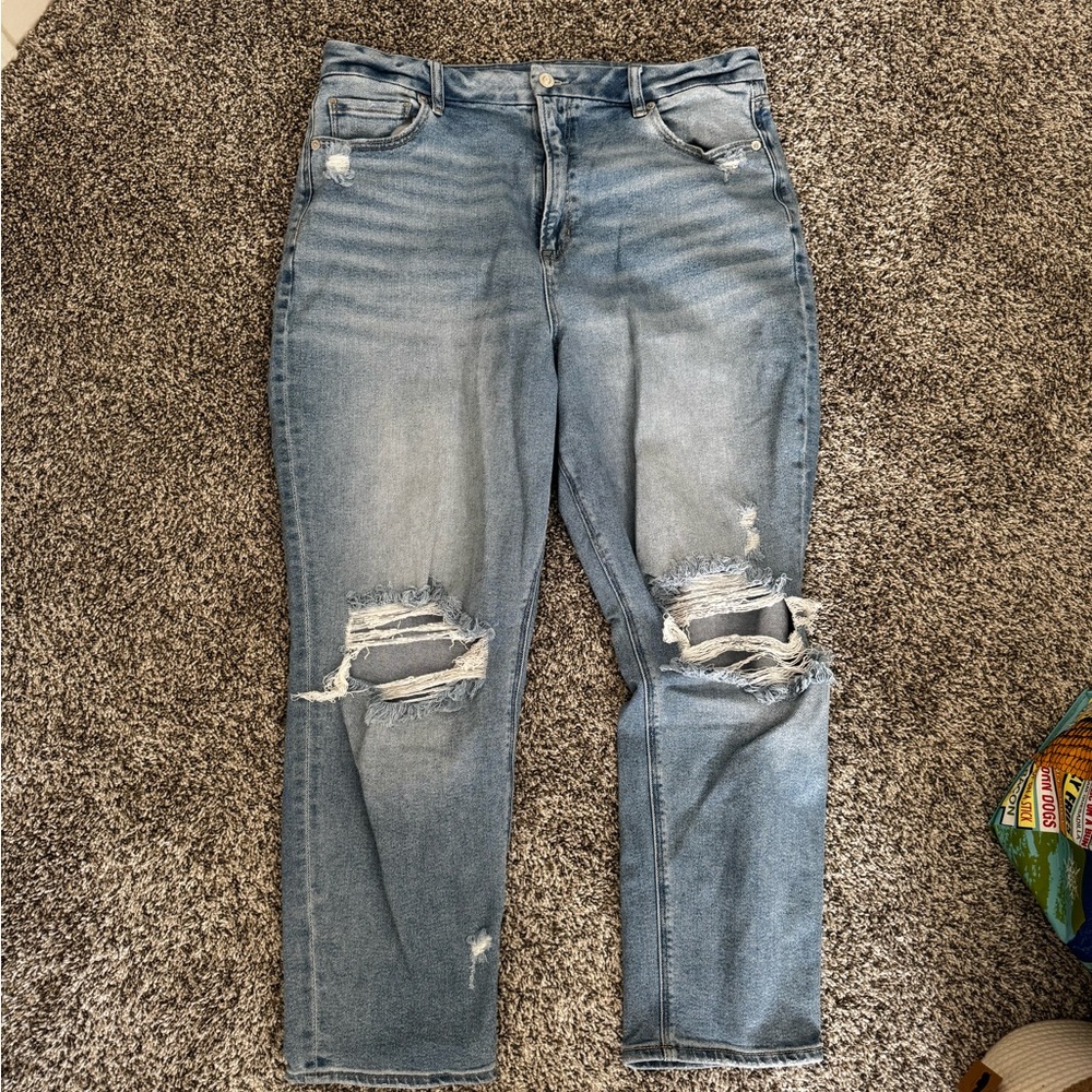 American Eagle Light Wash Ripped Curvy Mom Jeans